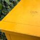 Buffet parisien jaune