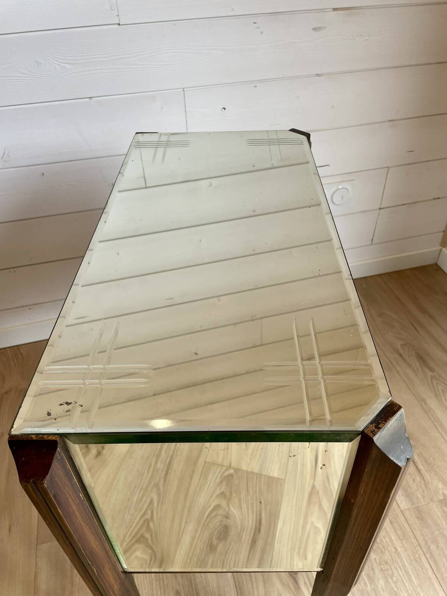 Small entrance chest of drawers or antique bedside table with engraved mirror.