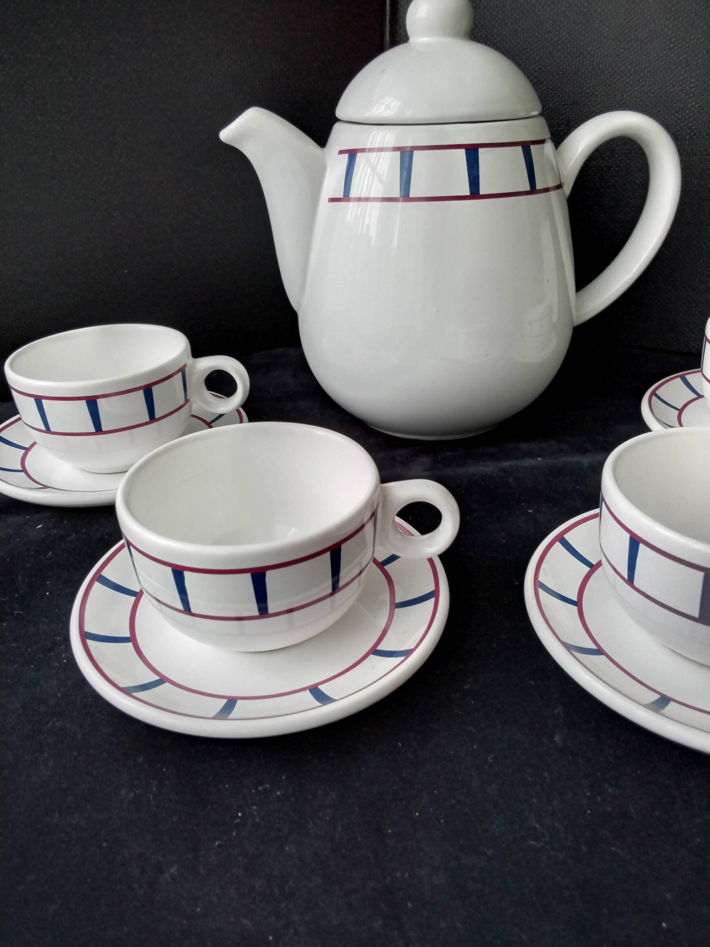 Part of a Basque porcelain coffee service