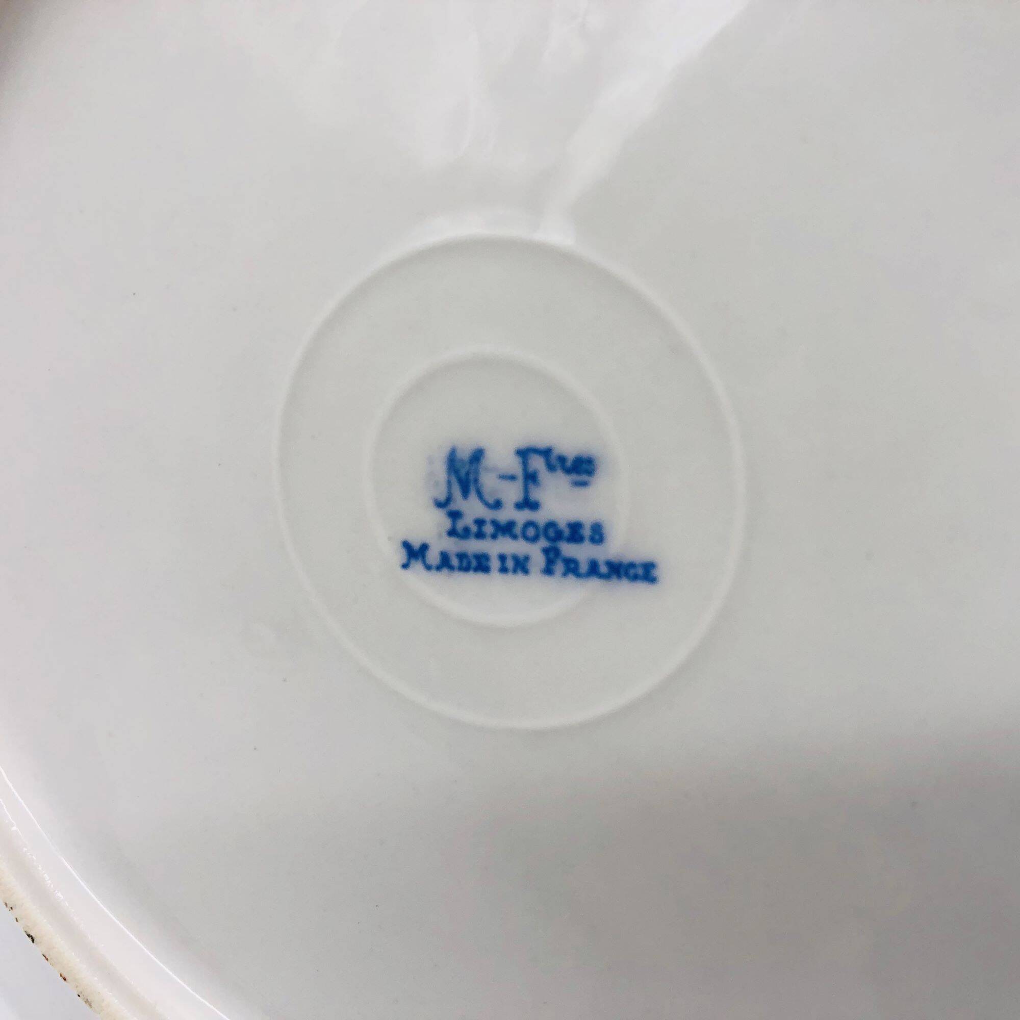 6 Dessert plates and a serving dish, M-Fres.