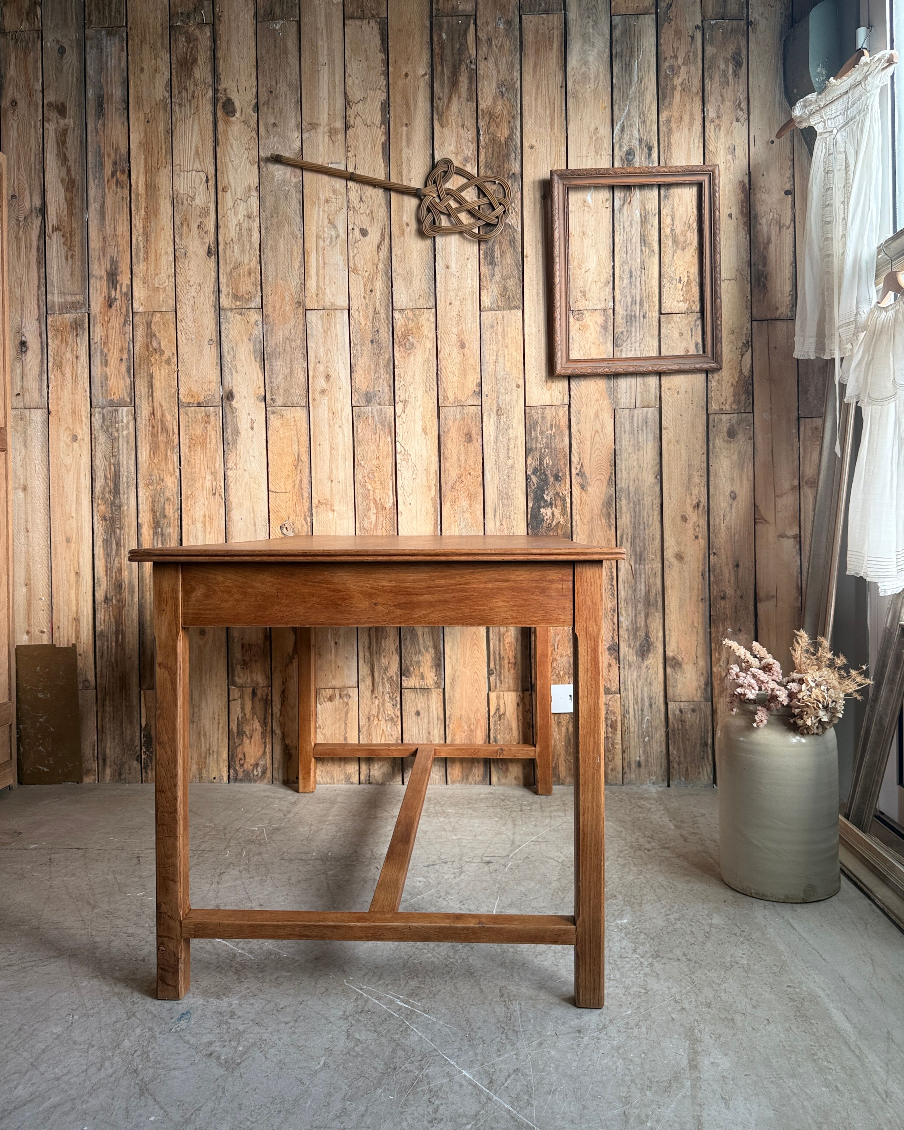 Vintage oak desk from the 1950s (renovated)