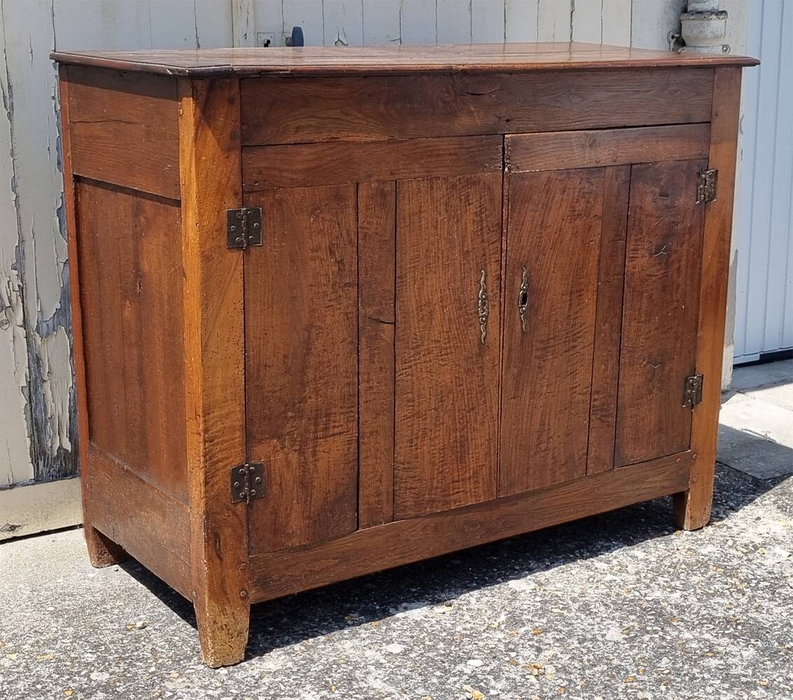 Low sideboard, country sideboard, rustic, solid oak, mid 19th century.