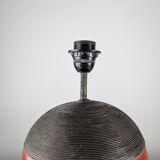 Lampe de table en terre cuite rouge avec filigrane en métal, design vintage des années 1980