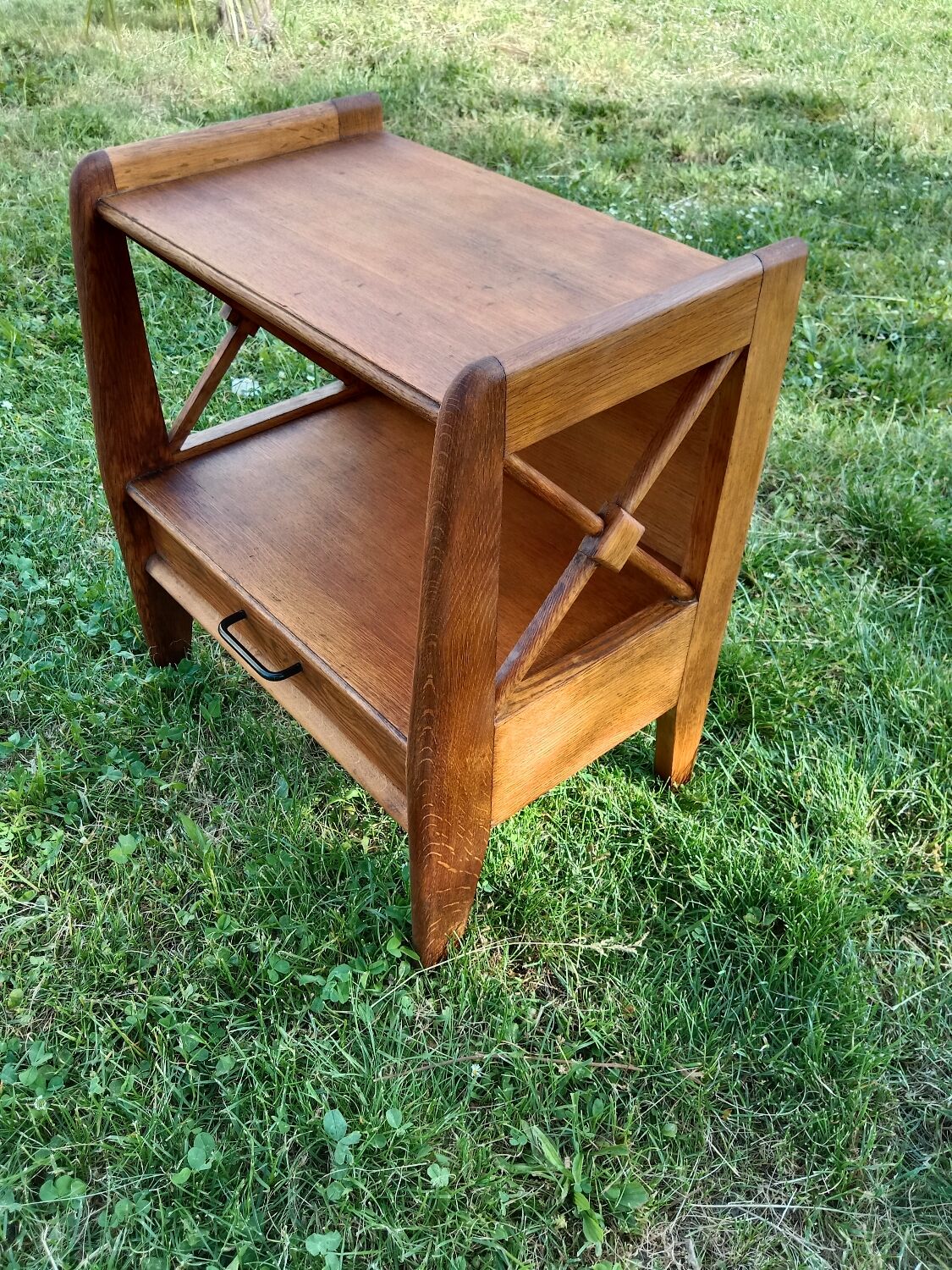 Table de chevet à croisillons