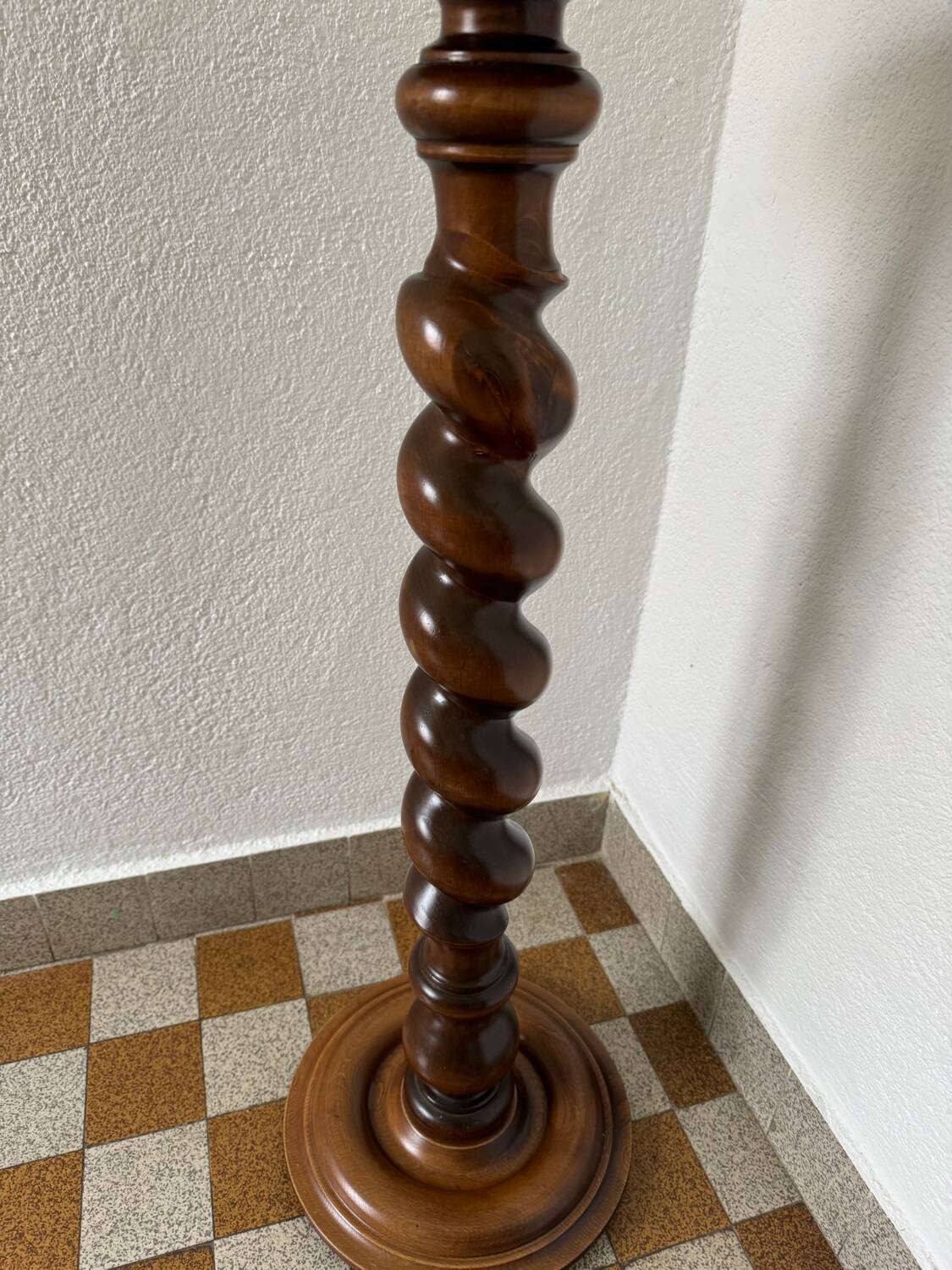 Twisted wooden column from the 60s