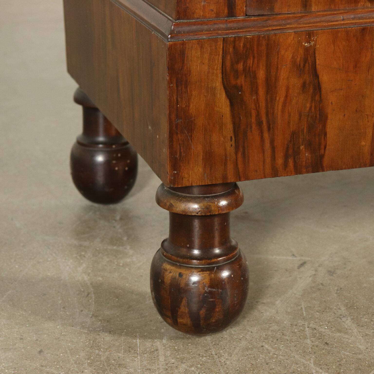 Empire secretary Bottega Maggiolini in walnut, Italy, 19th century