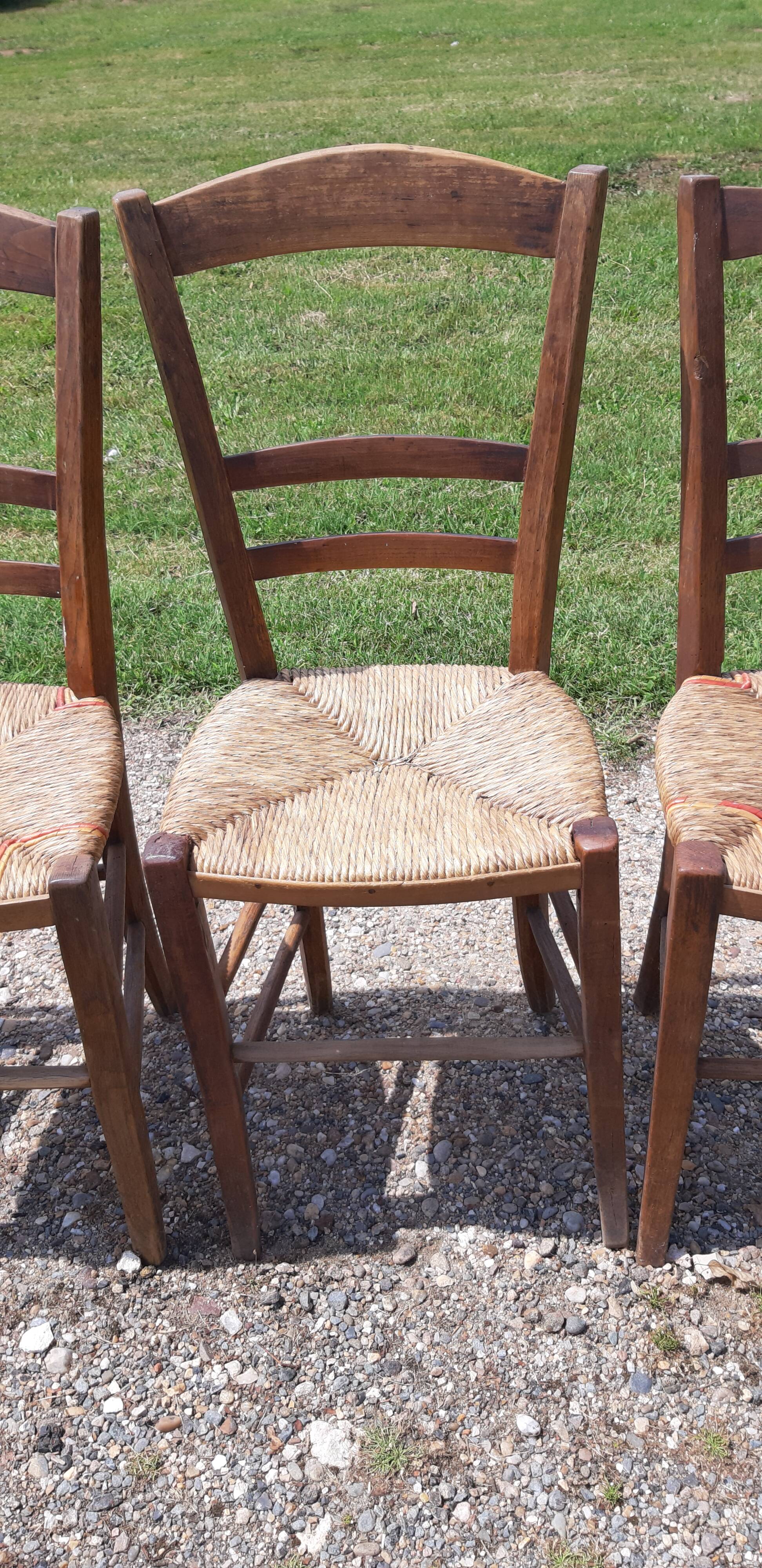 6 antique mulched chairs