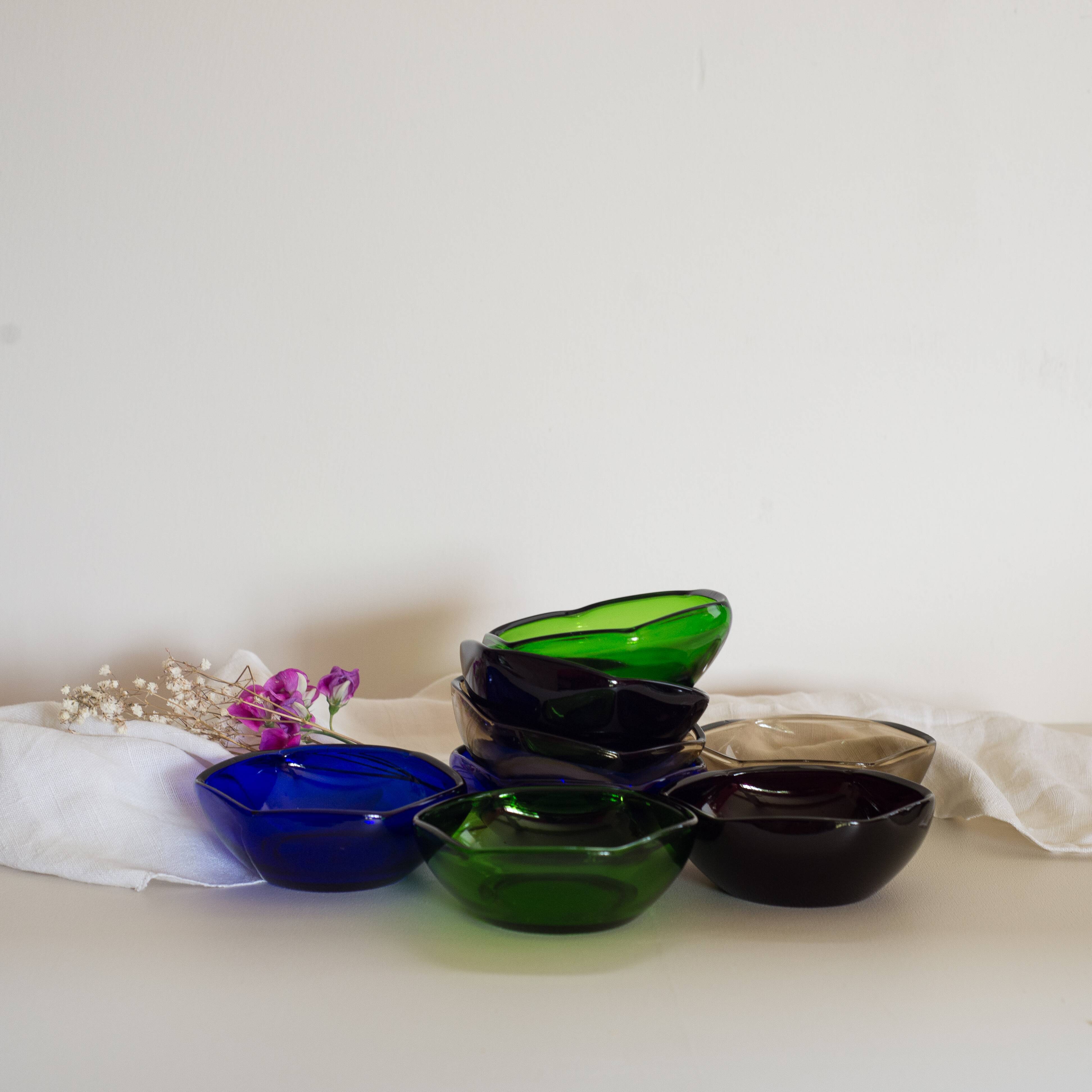 Set of 8 colored glass cups