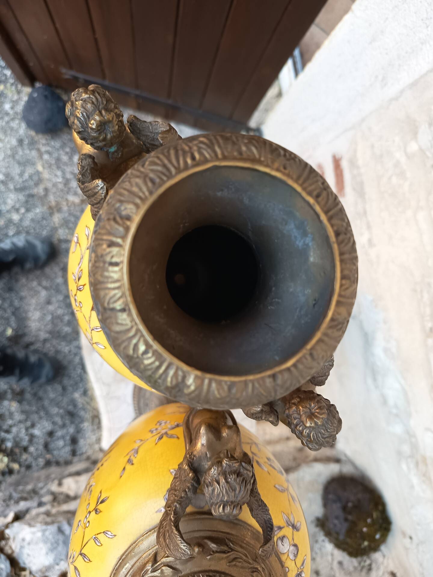 Paire de grands vases couverts - 60cm - faïence jaune