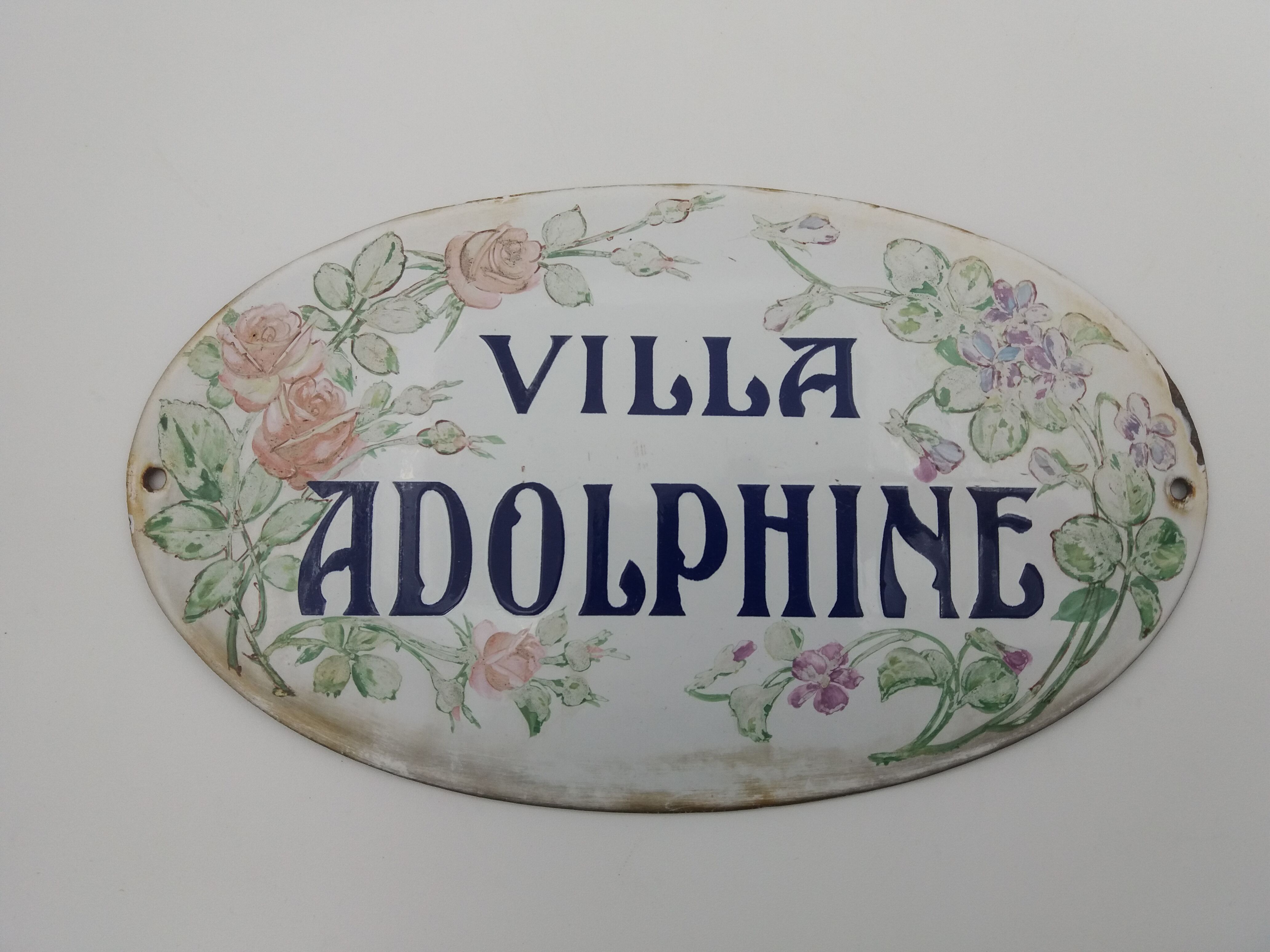 Enamelled and domed plaque Villa Adolphine
