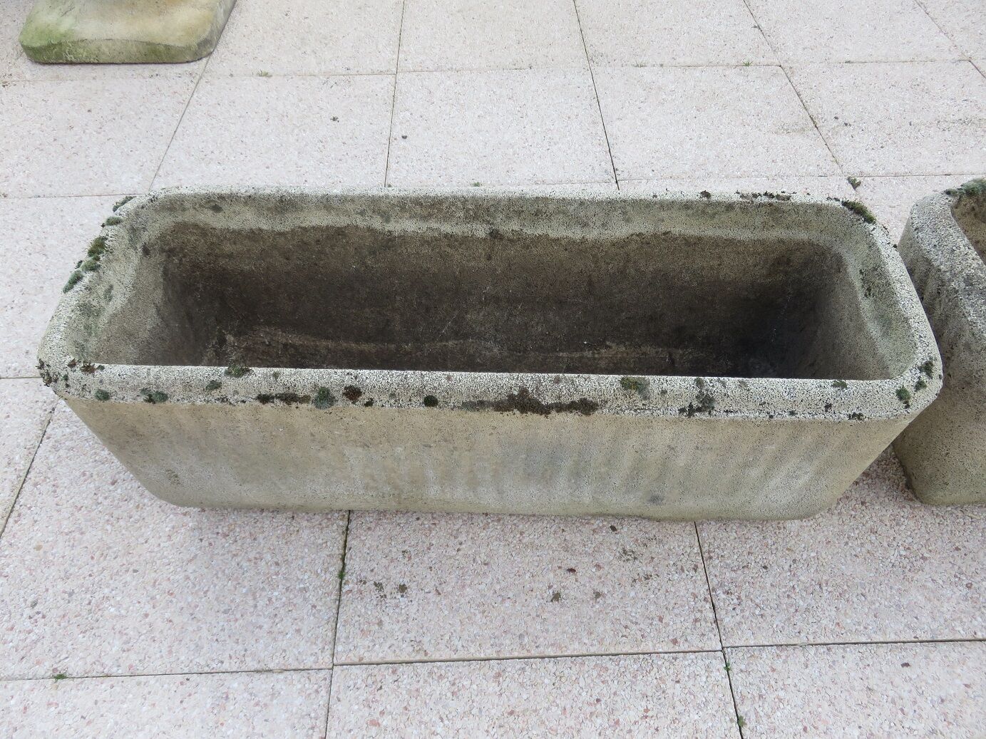 Pair of planter in stone restored