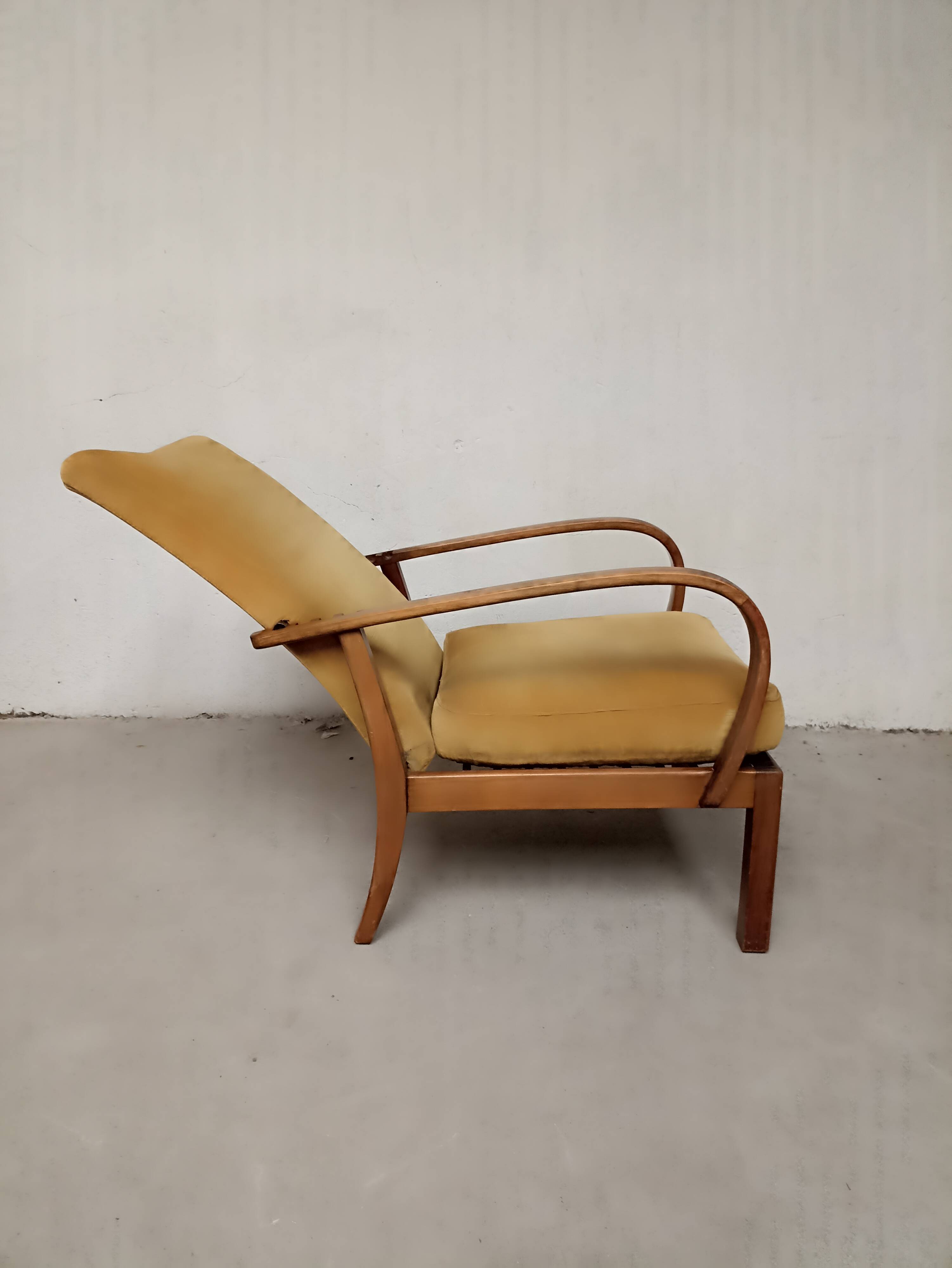 Knoll Antimott reclining armchair