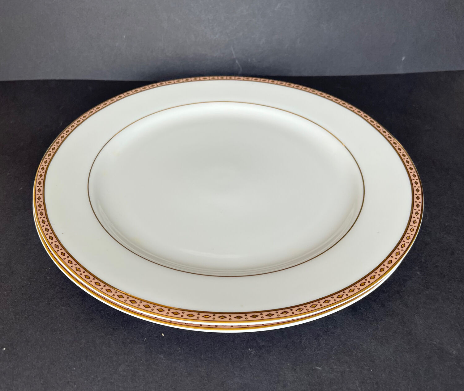 2 porcelain presentation plates