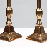 Paire de deux bougeoirs anciens français en bronze, vers 1890