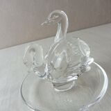 Ancien baguier en cristal, décor couple de cygnes, de Lalique