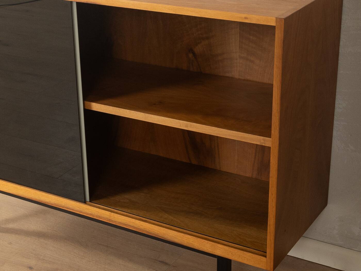 Commode classique des années 1950