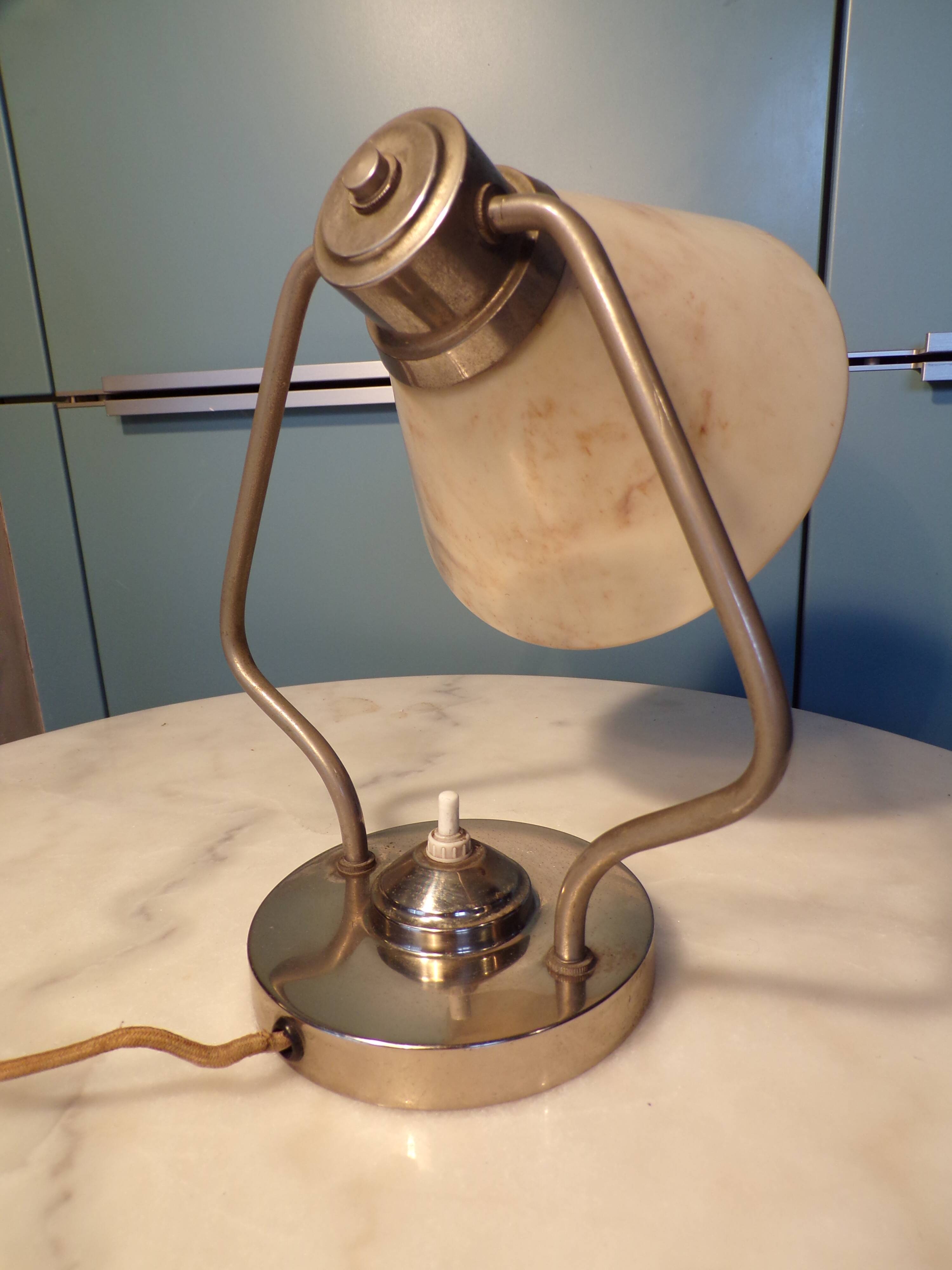 Bauhaus lamp