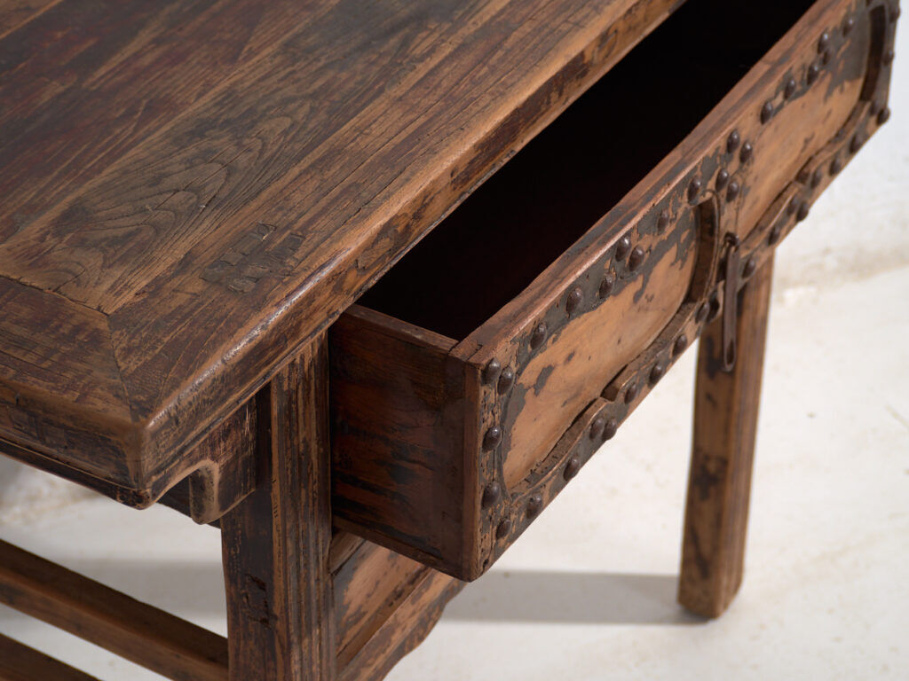 Console ancienne en orme avec ferronnerie – Chine, circa 1900