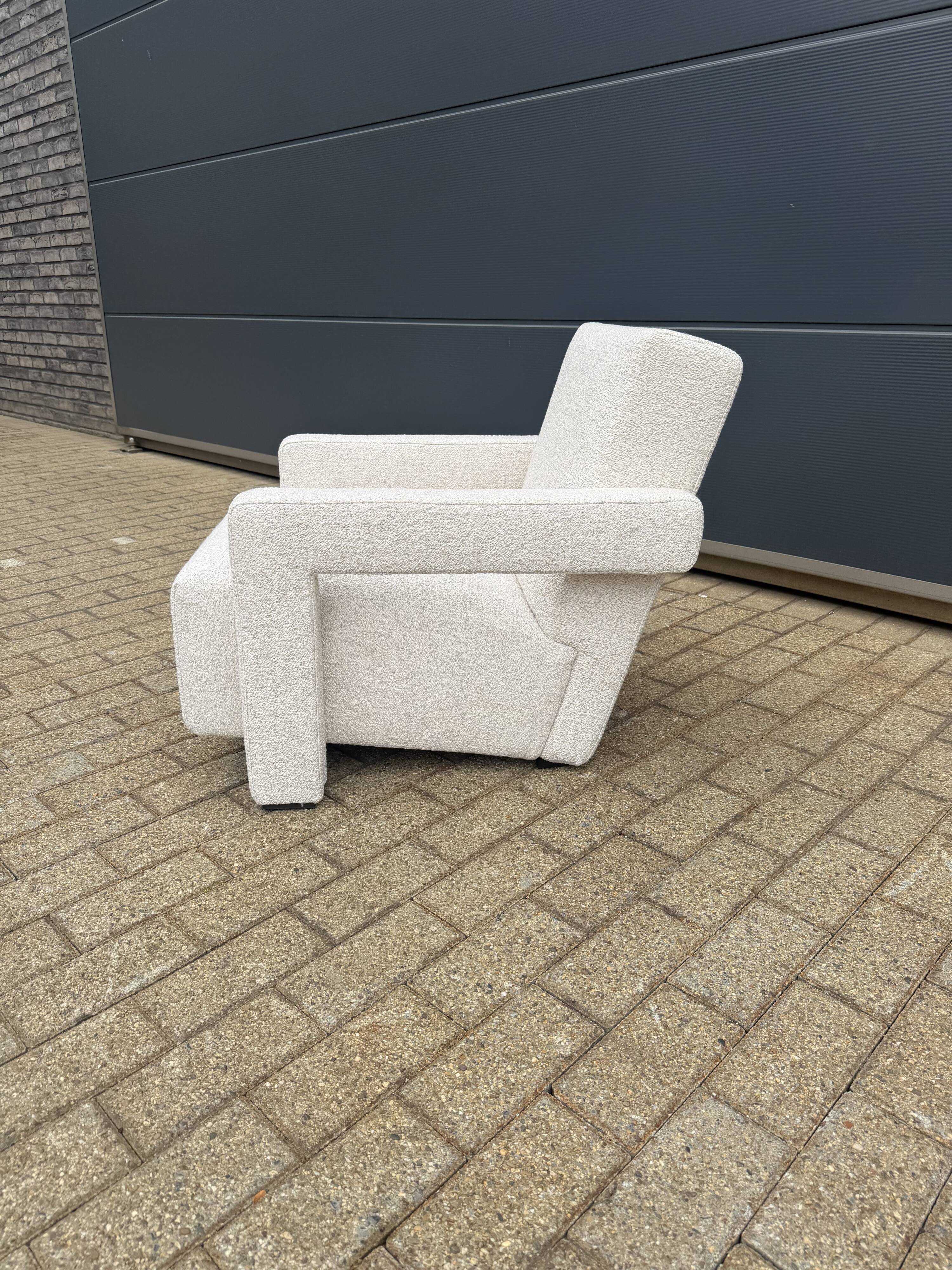 Cassina Utrecht chair in Beige Bouclé, Gerrit Rietveld, in NEW CONDITION!!