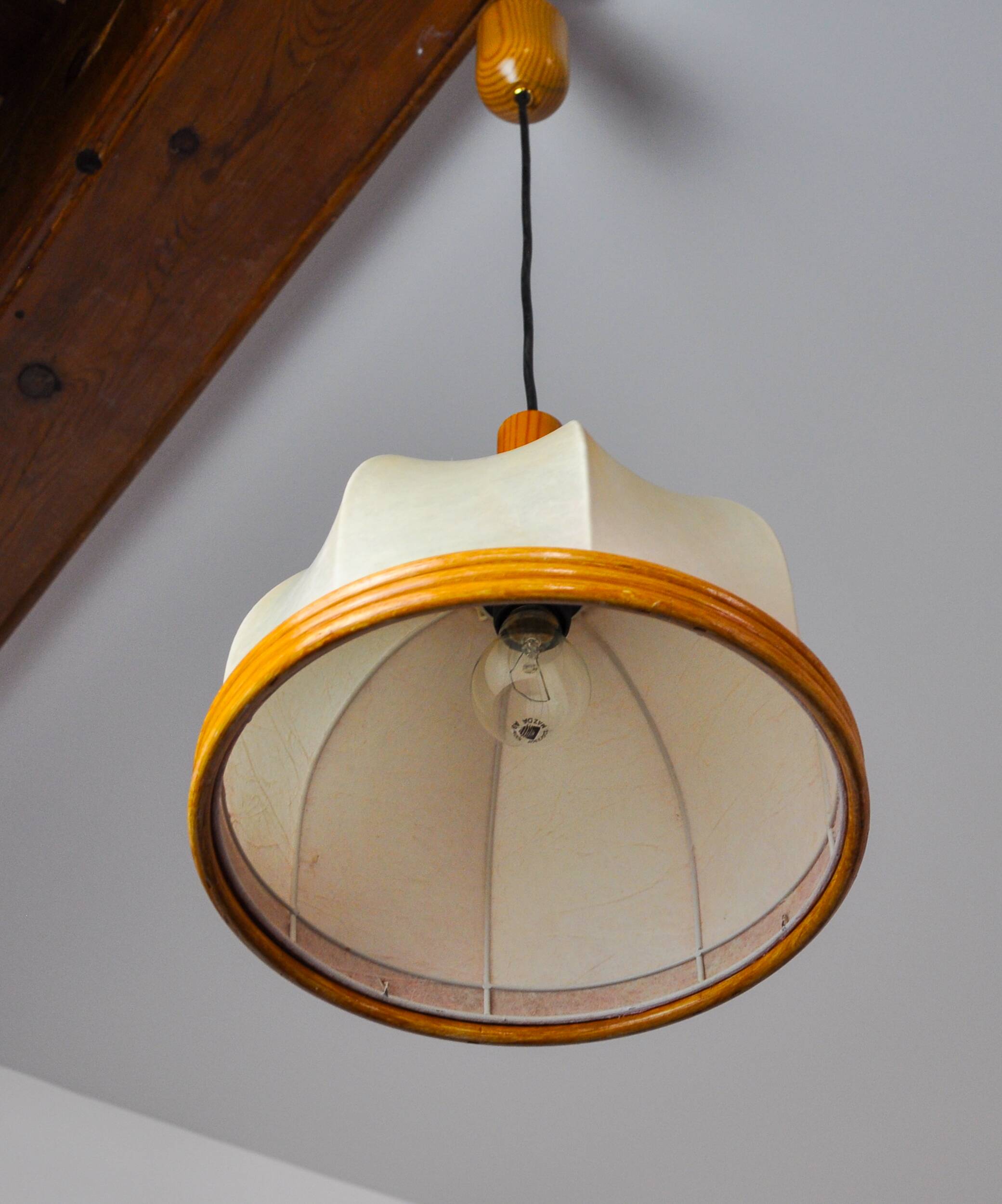 "Cocoon" pendant light, resin and pine, Italy, 1970