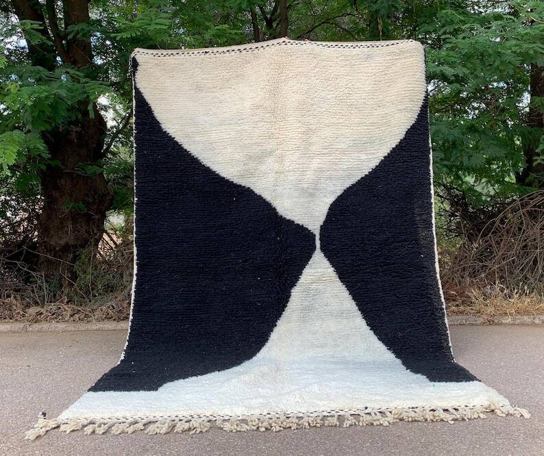 Handmade Moroccan rug white-black 200cm x 300cm