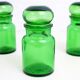 Set de 3 flacons ou contenants en verre vert