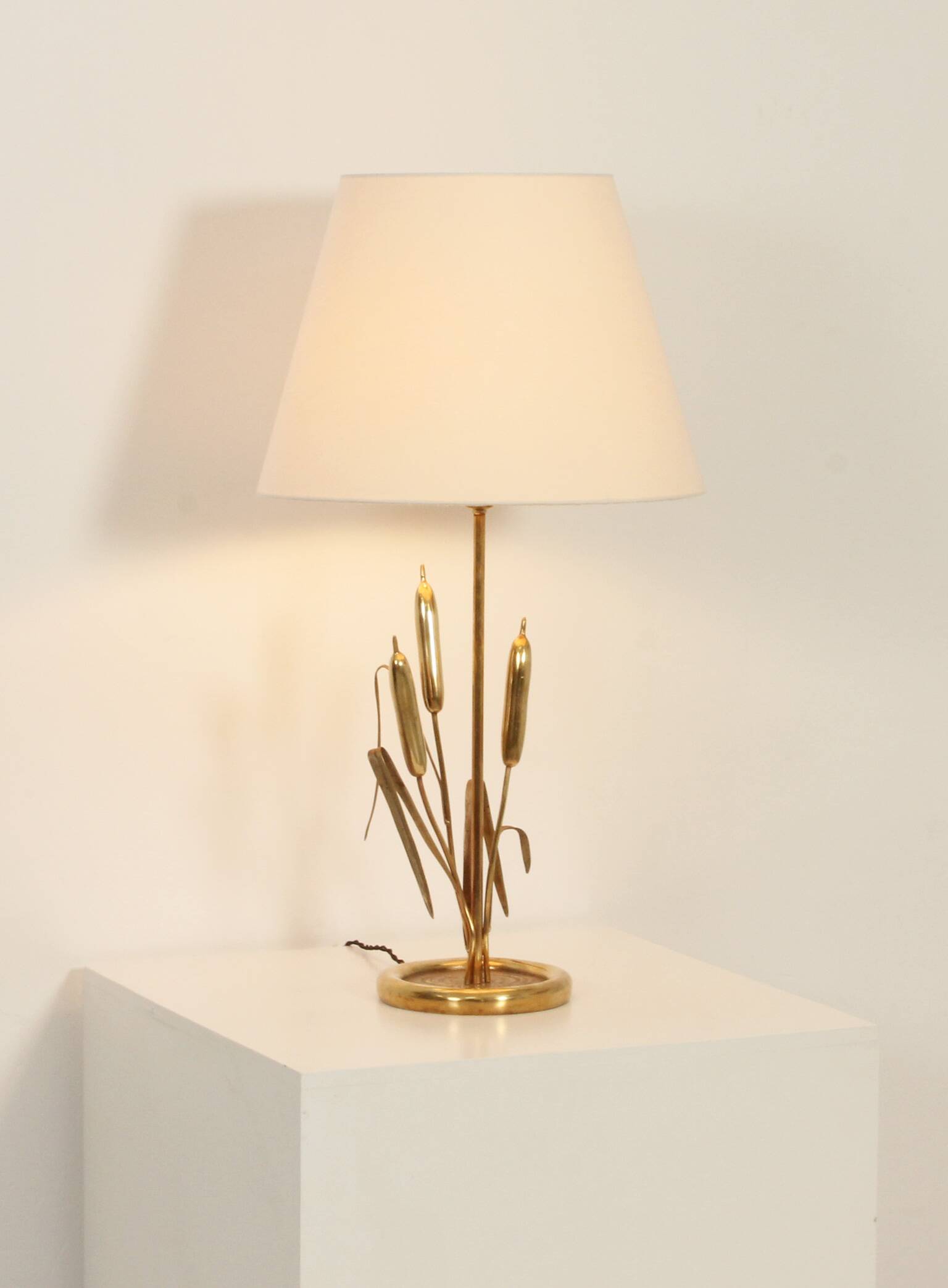 Brass table lamp adorned with wheat ears, 1970s, Italy.
