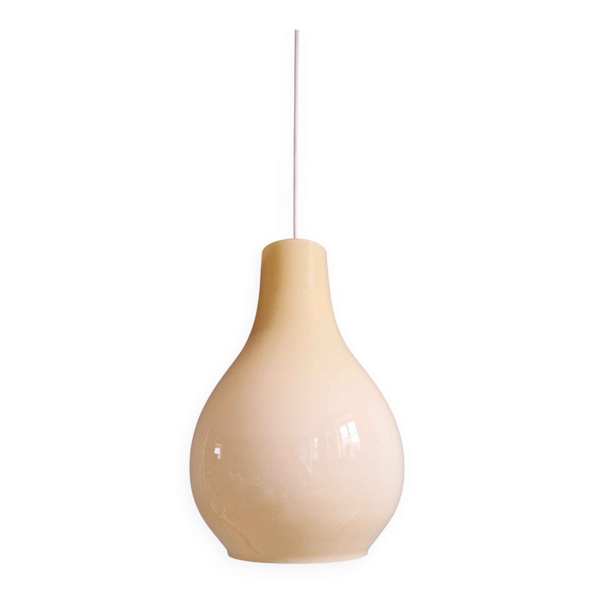 Scandinavian bulbous pendant light in yellow opaline, 1960.