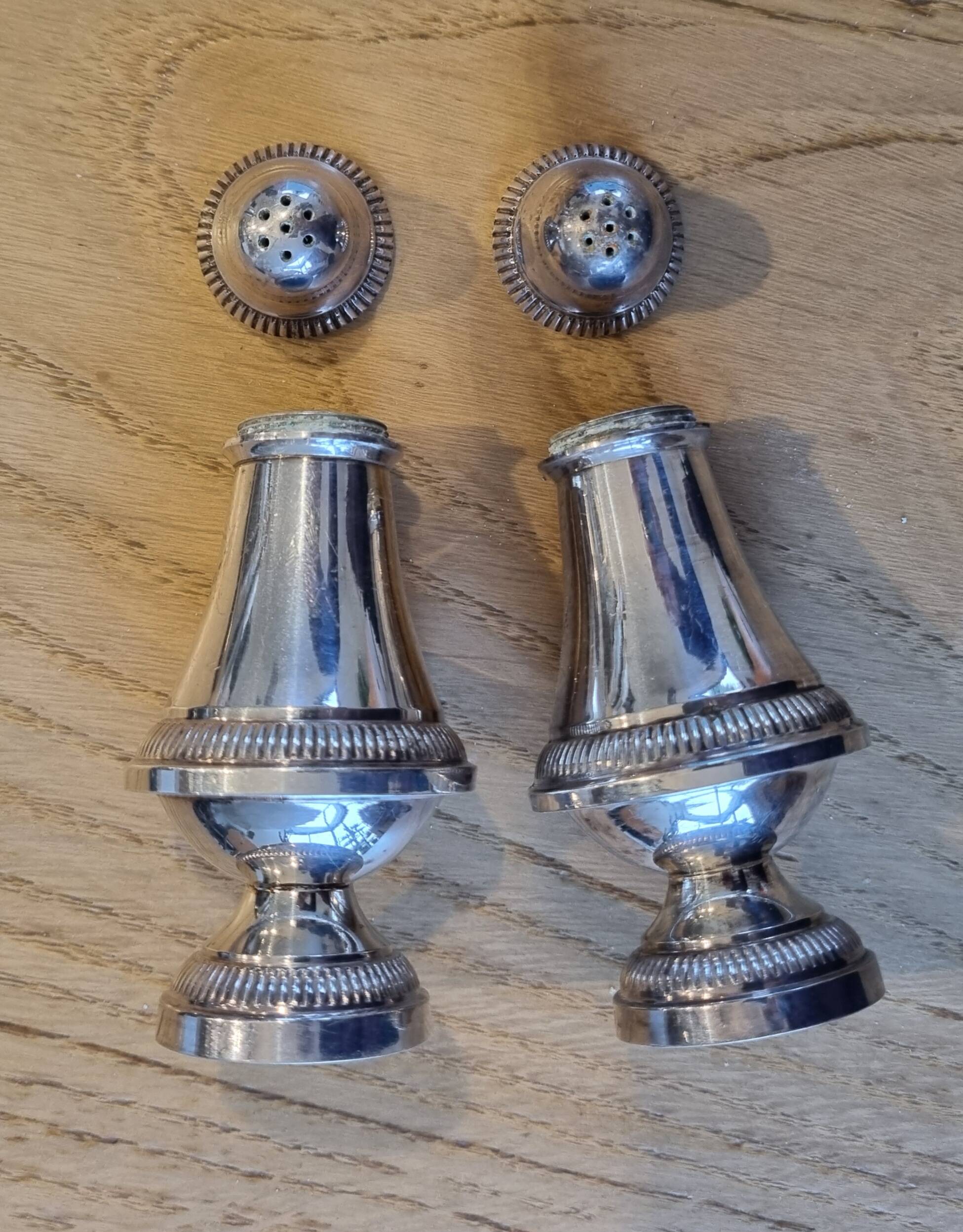Silver metal salt and pepper shakers
