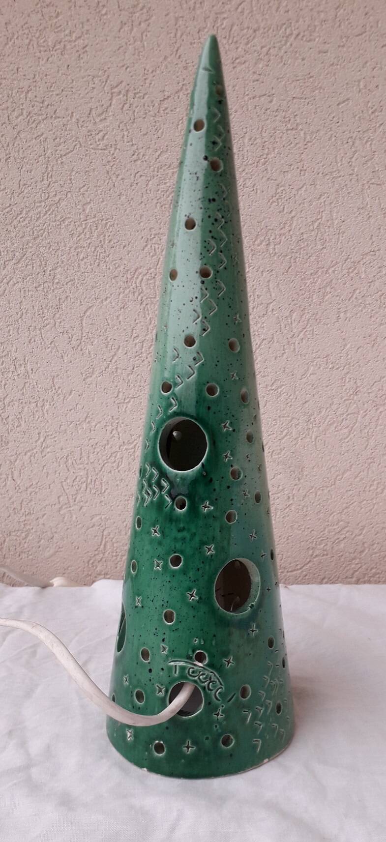 Green ceramic lamp