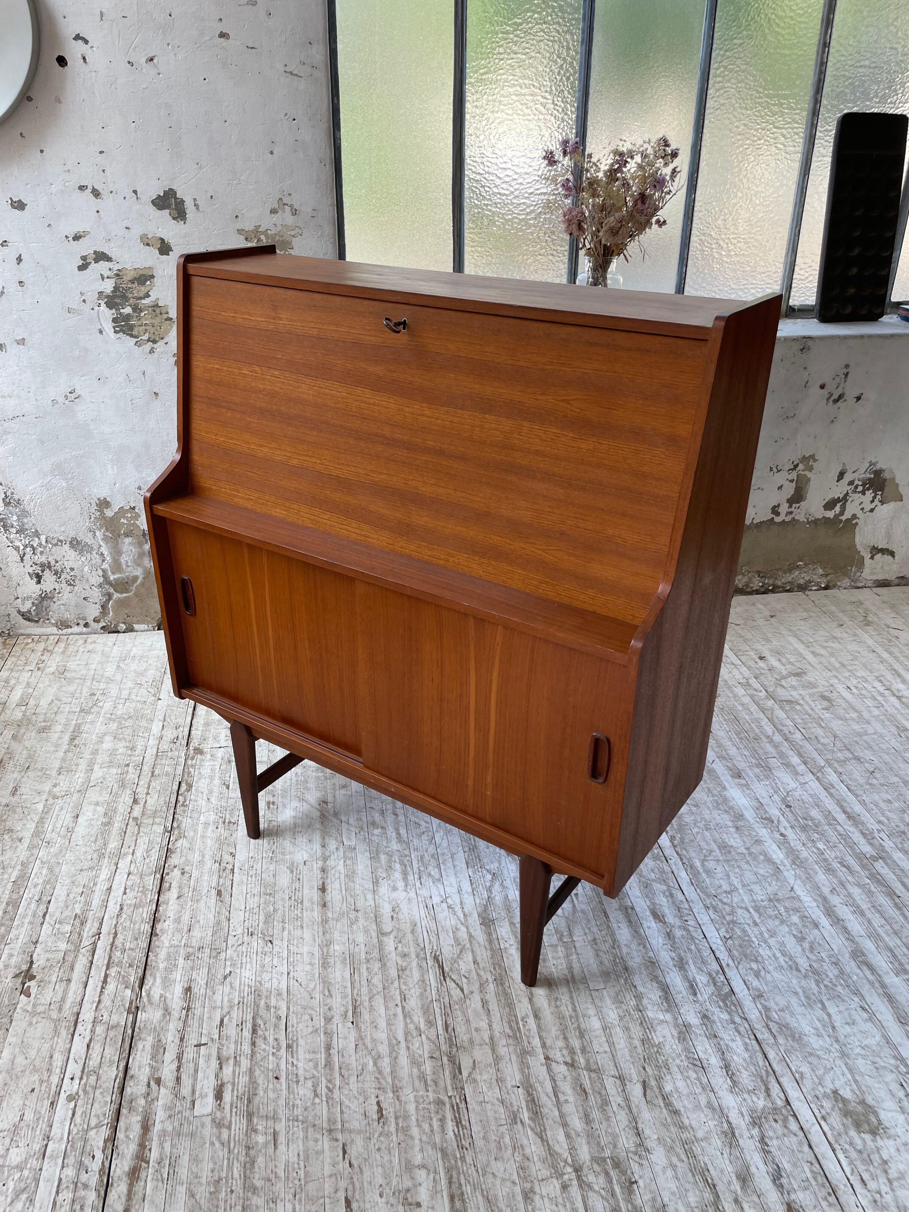 Secretary Samcom teck 1960