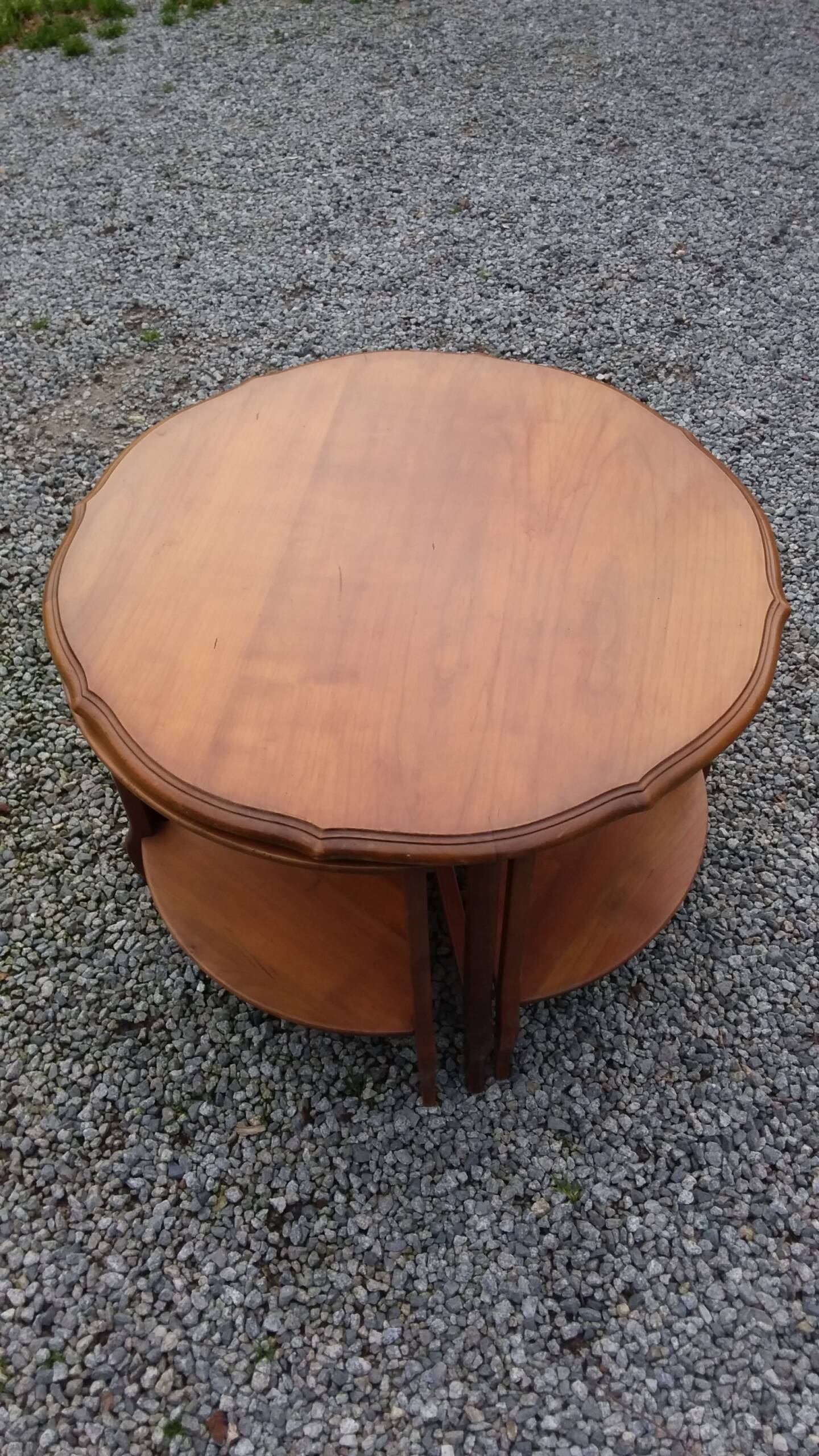 Coffee table nesting tables in cherry wood in classic style from the 60s/70s