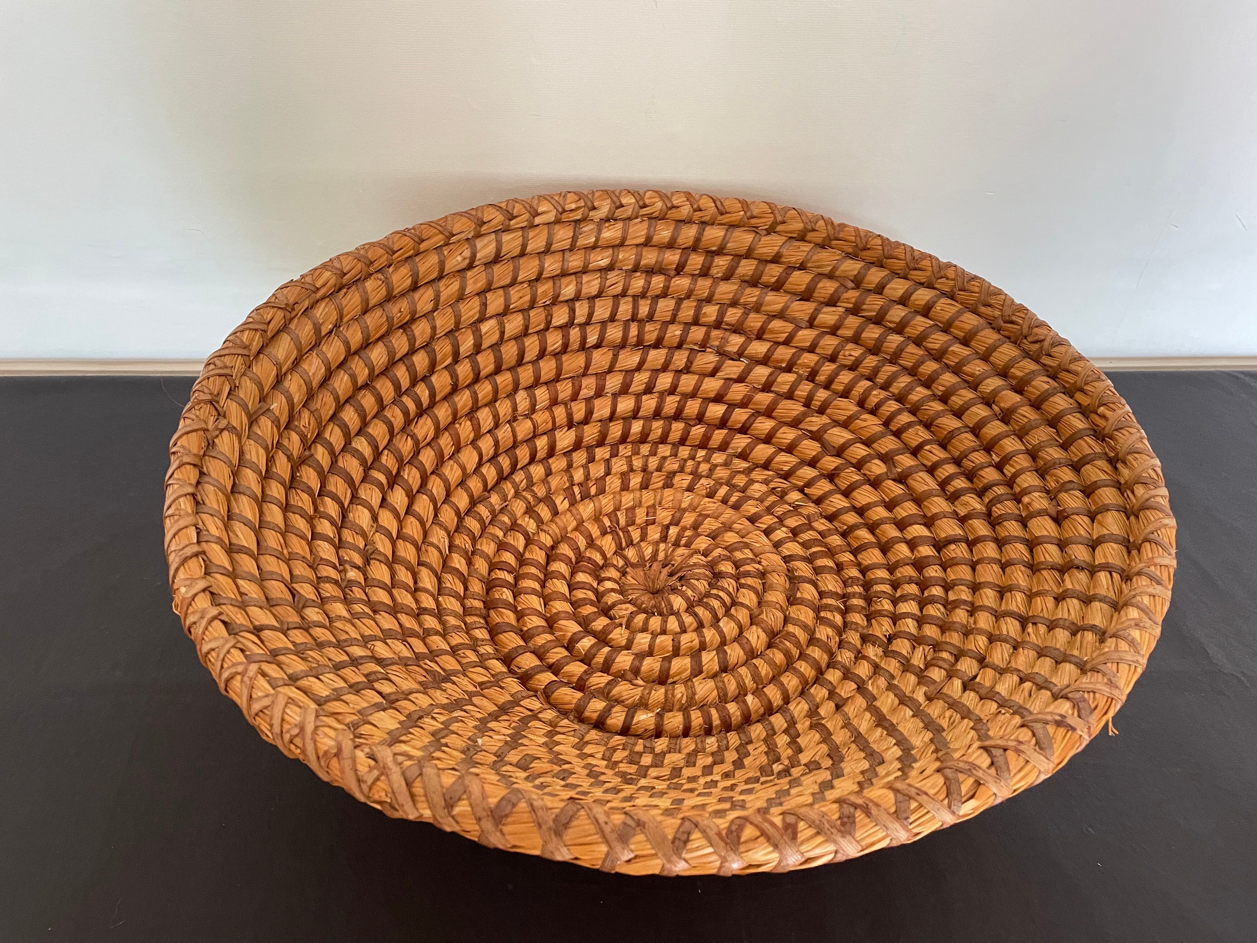 Woven straw basket