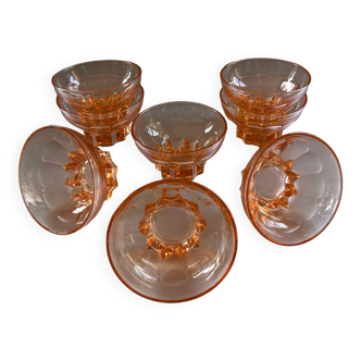 8 coupelles en verre moulé rose vintage années 40-50