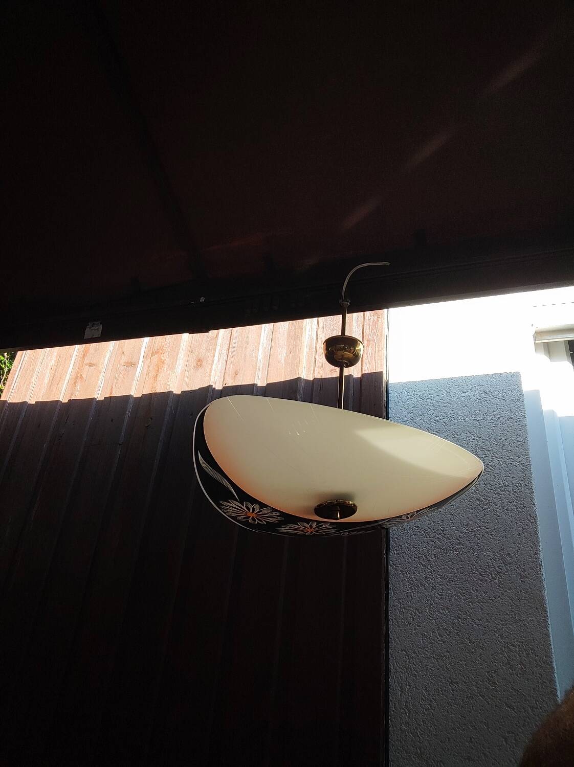 Suspension en verre peint