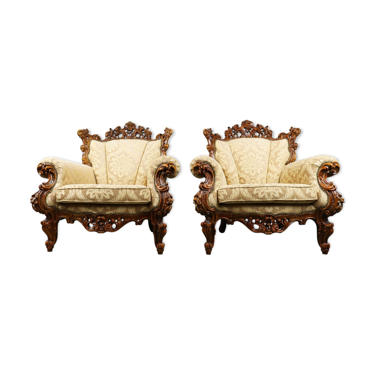 Italy's sculpted mid-century armchairs