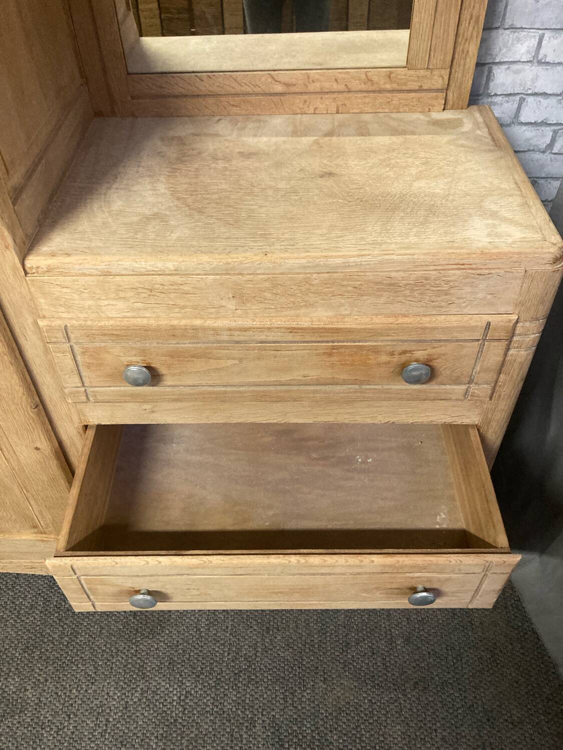 Asymmetrical wardrobe