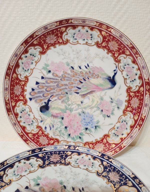 Set of 2 decorative plates Japanese peacock decoration with chrysanthemums