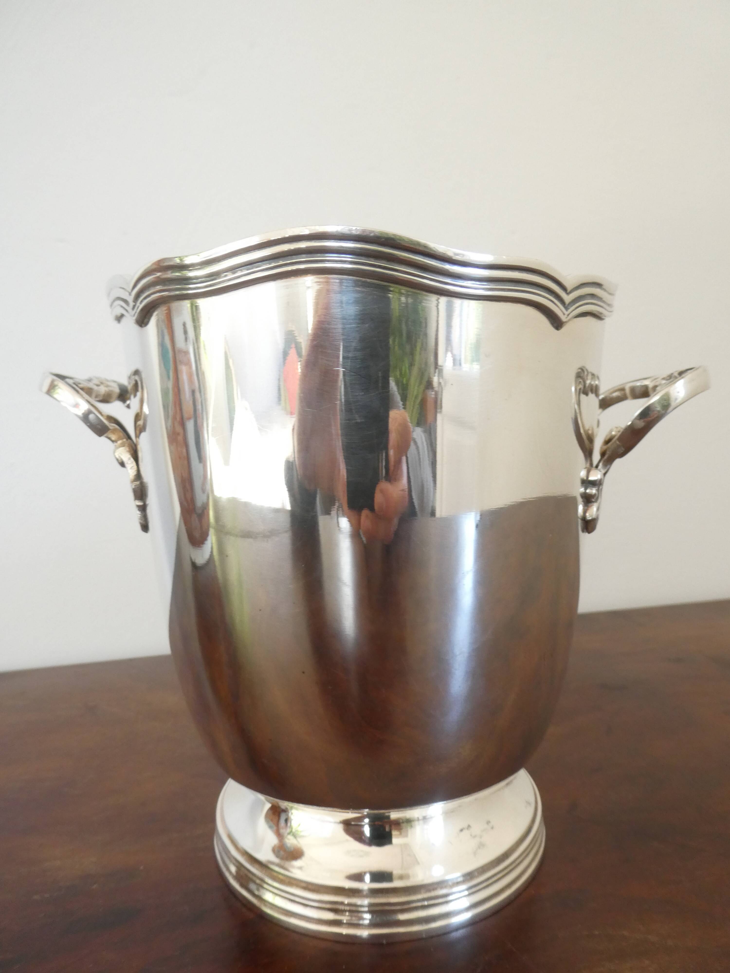Louis XV style silver-plated metal ice/ice cube bucket