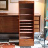 Meuble classeur à rideau en placage de teck des années 1970