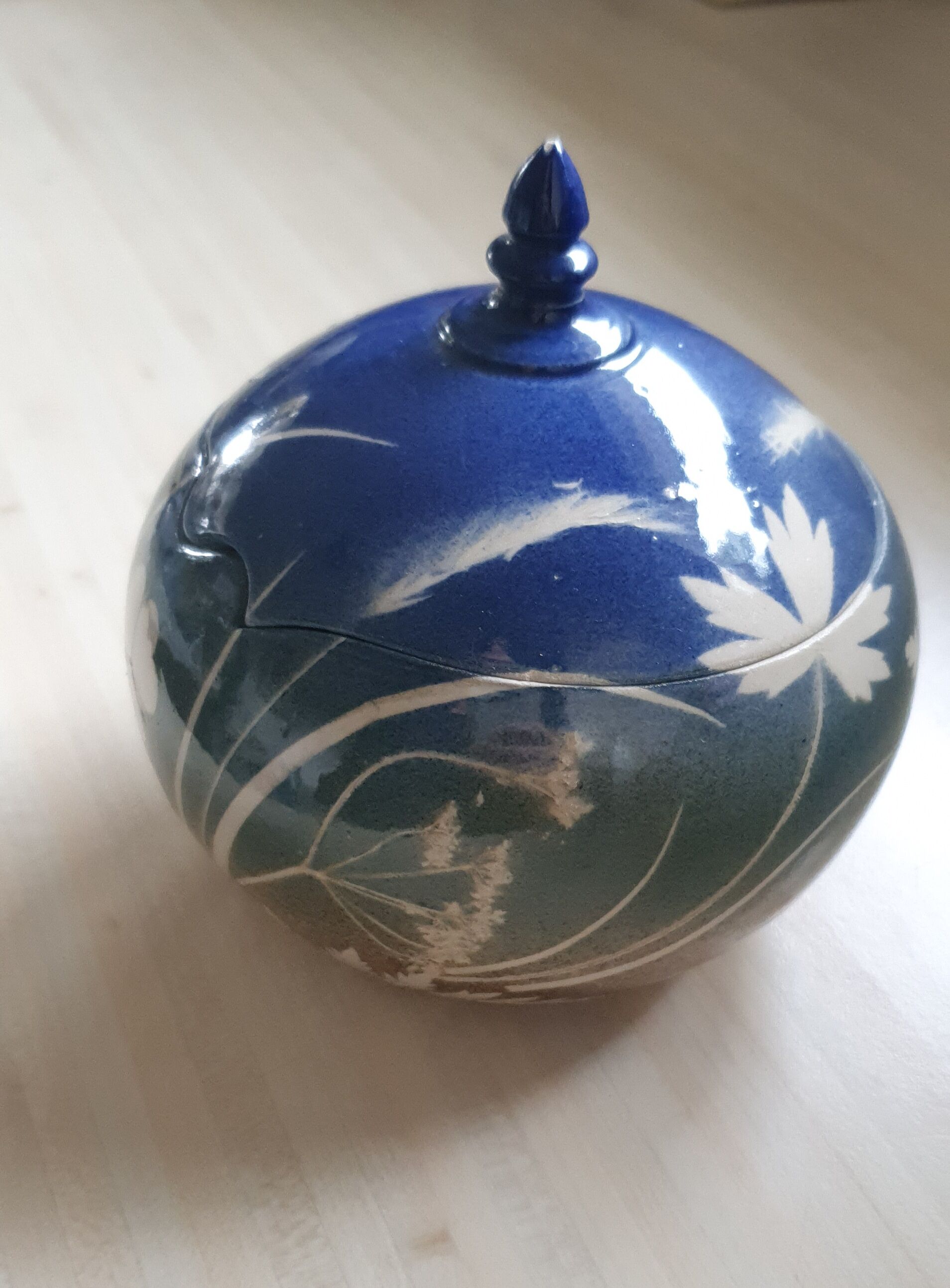 Hohwiller ceramic box