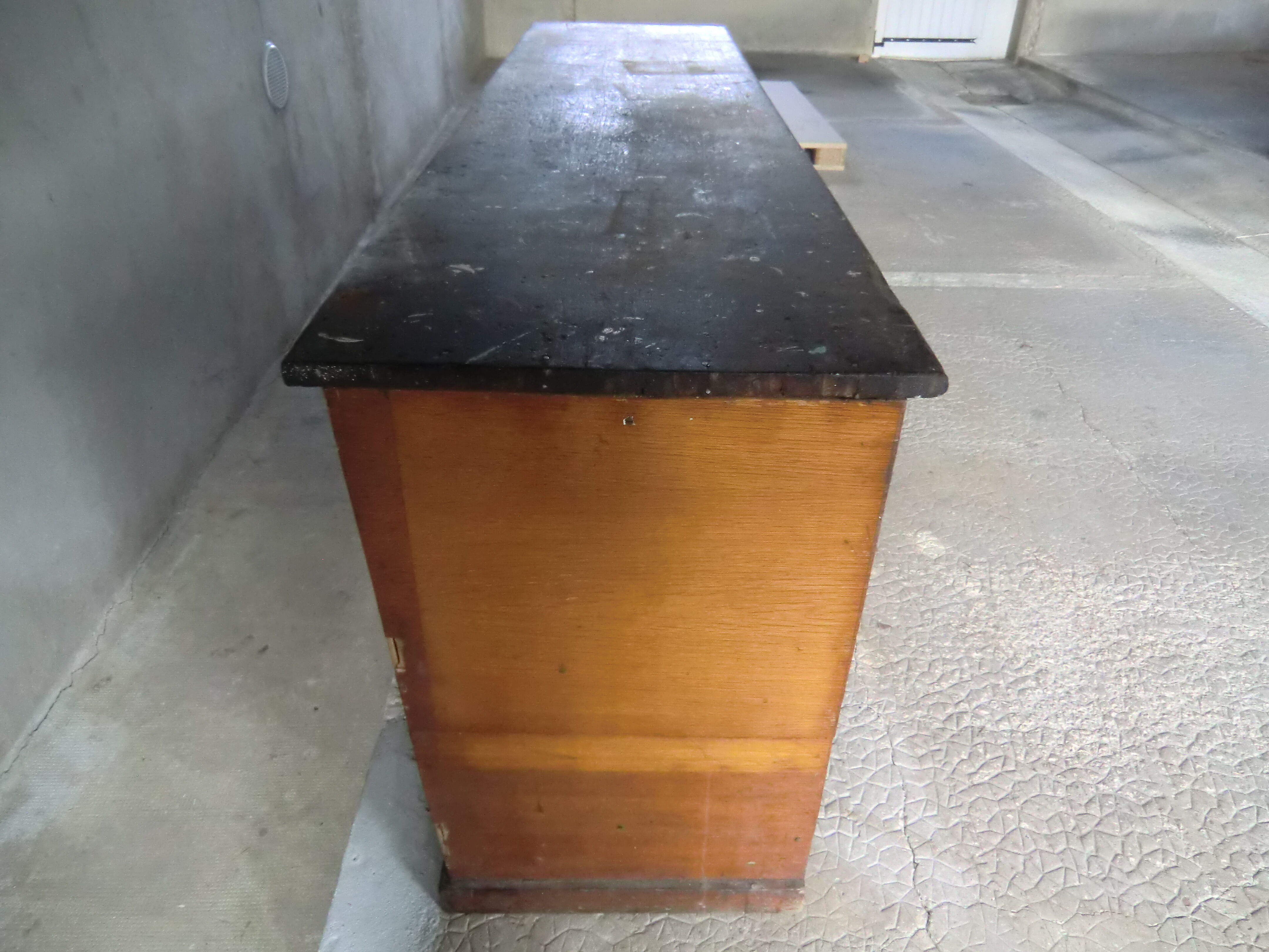 Meuble de quincaillerie