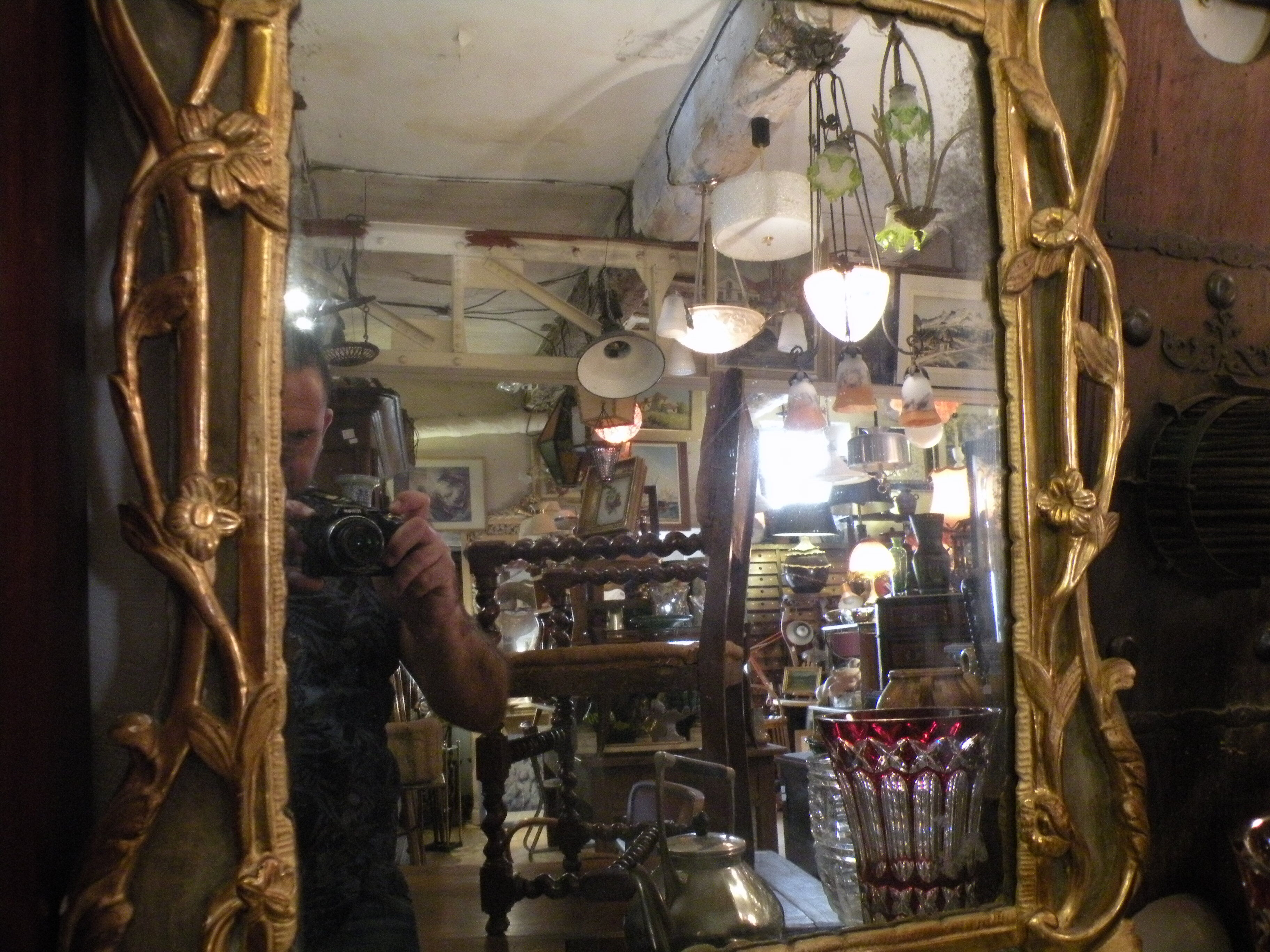 Miroir époque Louis XV,  18 eme, restauré au XX eme, bois doré, miroir au mercure d'origine