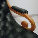 Chesterfield model Victoria chair in dark green leather
