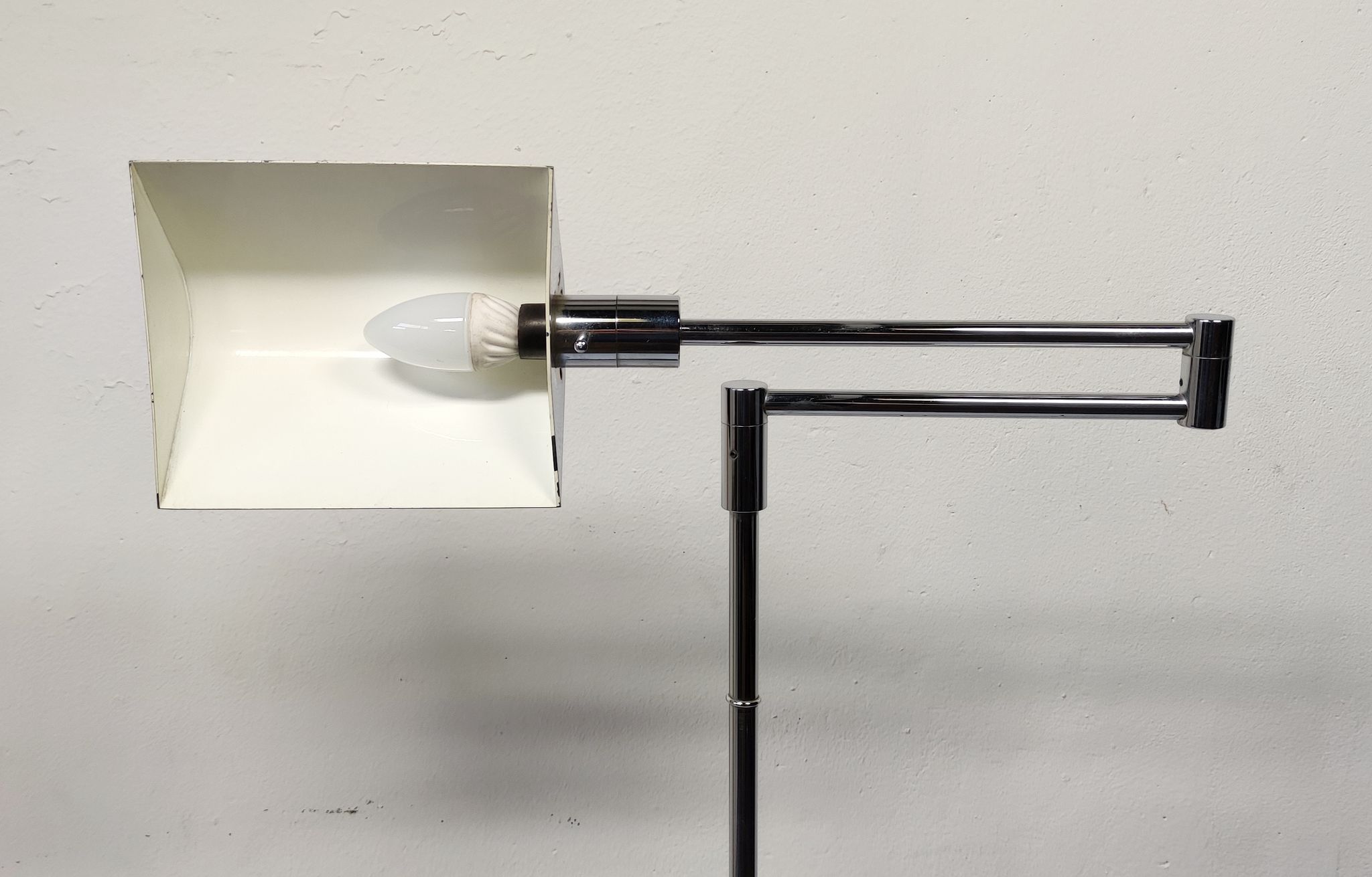 Lampadaire ajustable et orientable années 80