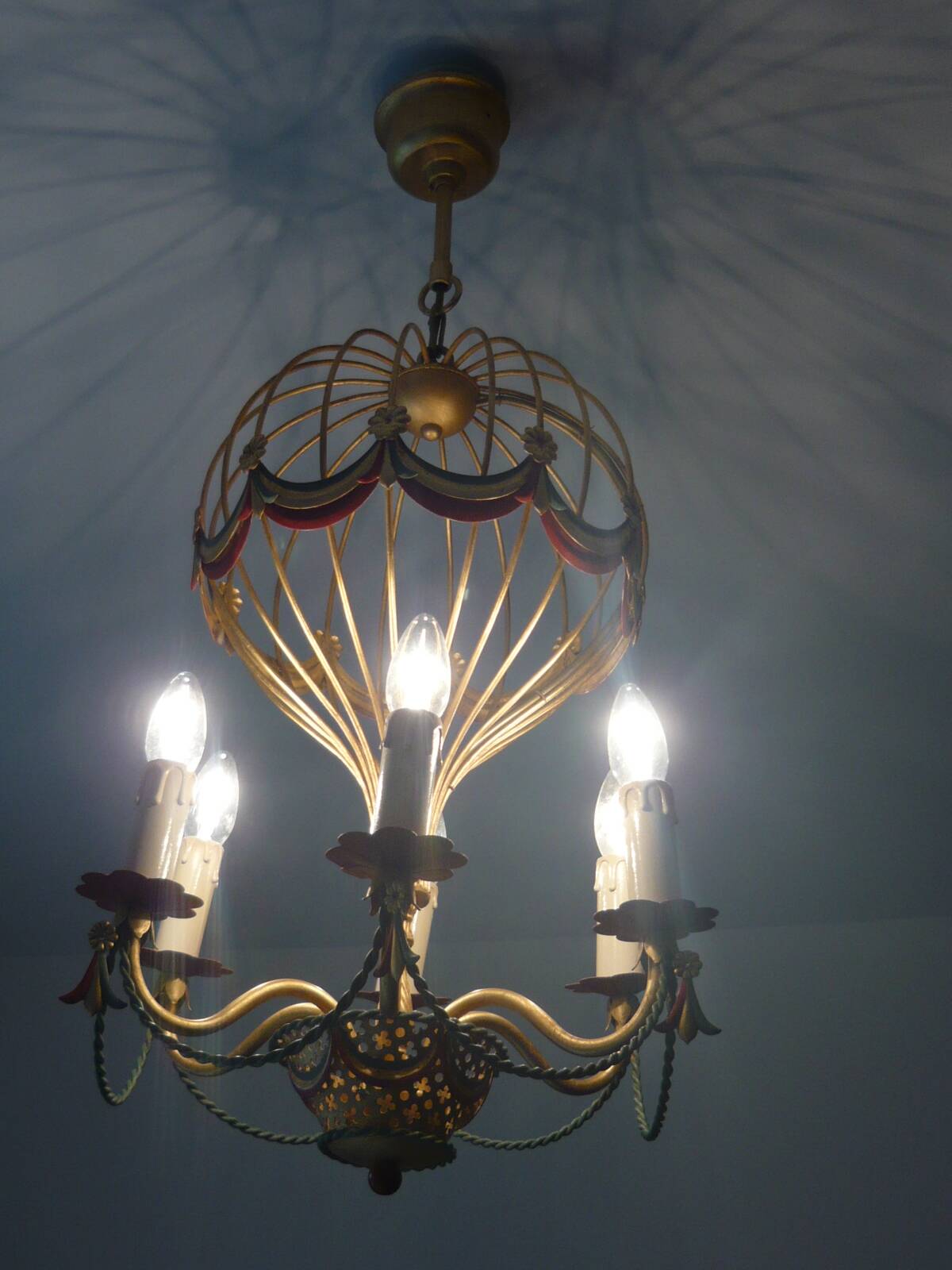 6-light gold-painted metal hot air balloon chandelier