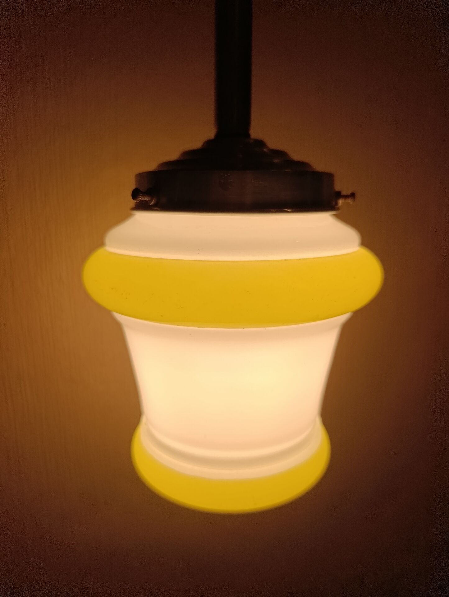 suspension  opaline blanche et jaune | space age - art déco 1950
