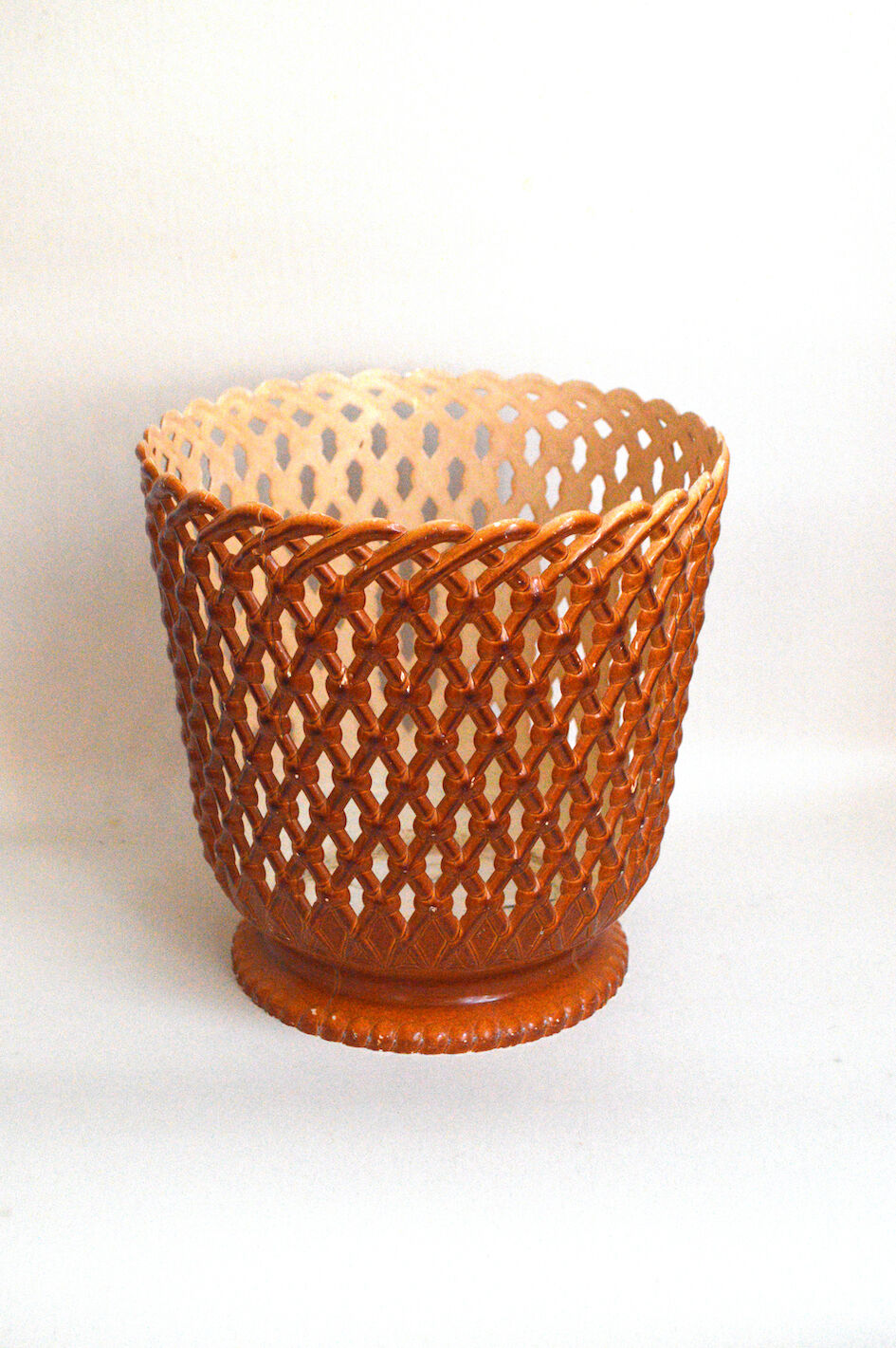 Vintage openwork pot cover