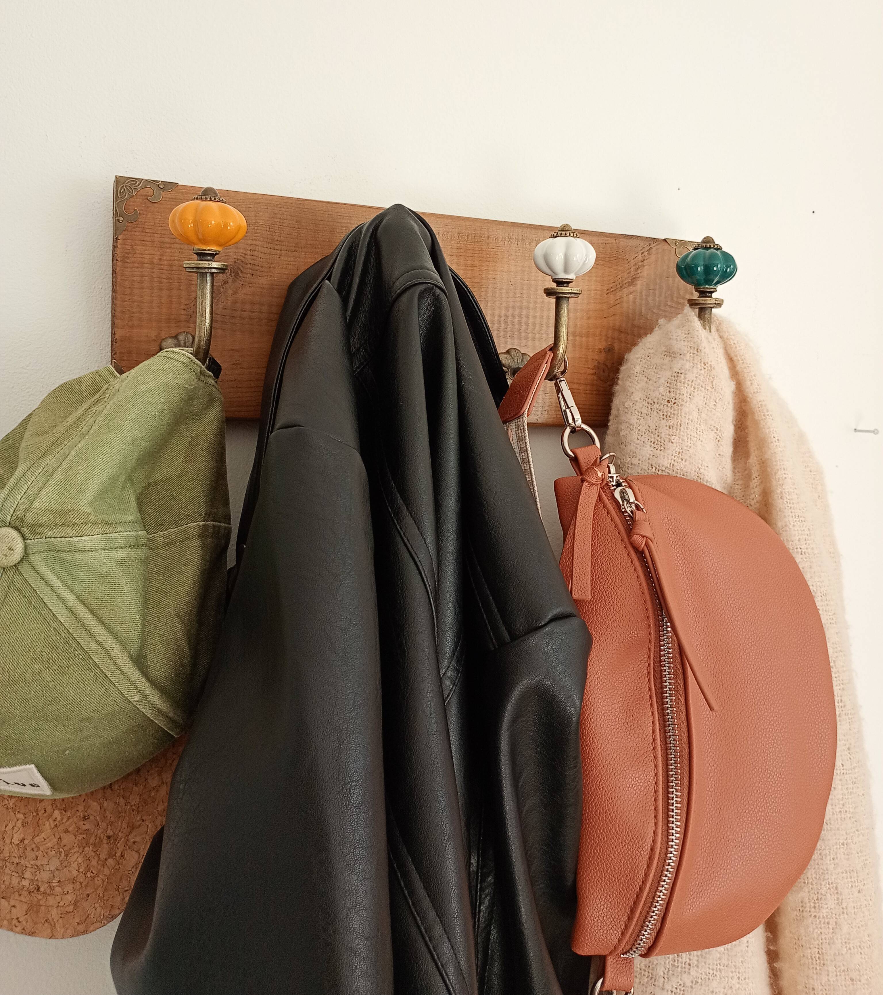 Vintage wall coat rack handmade - 4 ceramic hooks - 35 cm