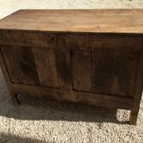 Louis XVI period chest of drawers opening on three drawers